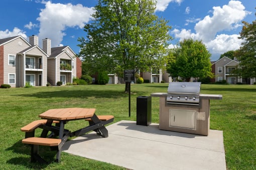 East Chase Apartments BBQ and picnic area