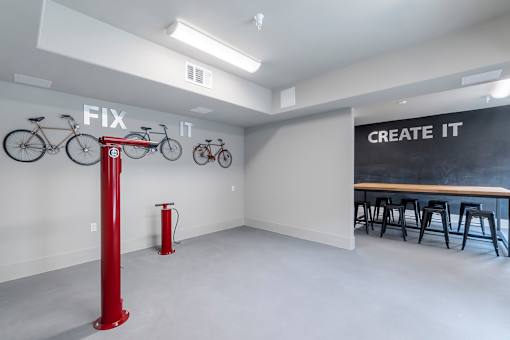 Bicycle repair shop - Talavera Apartments