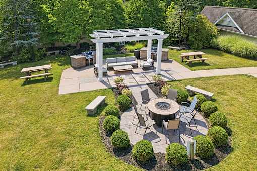 Fire pit lounge - Avenel at Montgomery Square