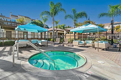 Heated spa - Foothills at Old Town Apartments