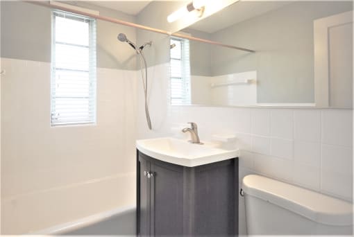 Helios Apartments Miami Beach interior bathroom