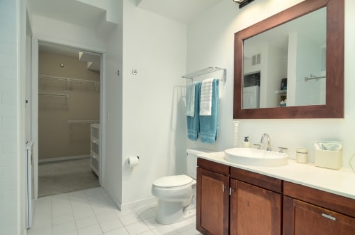 Wooden cabinets and details in the bathroom - Eitel Apartments