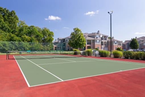 Lantern Woods Apartments - Lighted tennis court