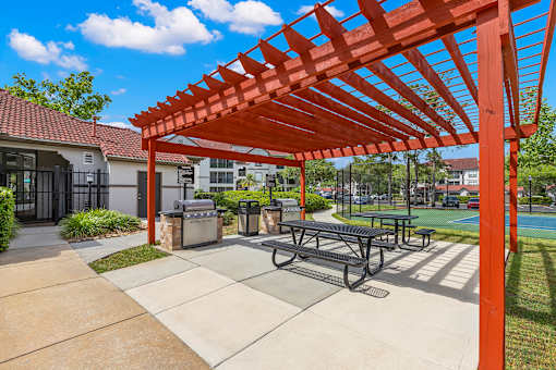 BBQ grill ramada - Egret's Landing Apartments