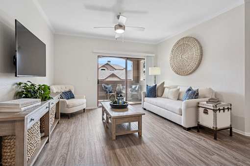 Soaring nine-foot ceilings - Grand Centennial Apartments