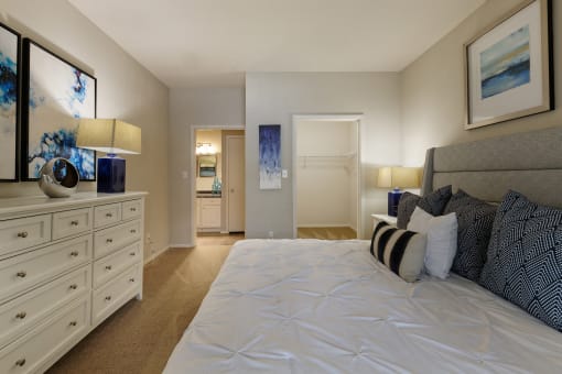 The Vineyards carpeted bedroom