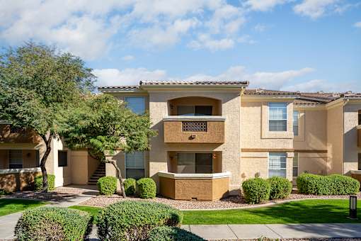 Large patios and balconies - Arrowhead Landing Apartmens