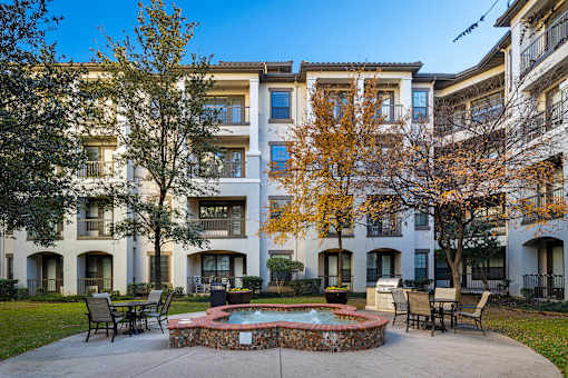 Hot spa - Monterra Las Colinas Apartments