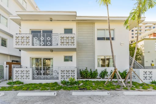 Helios Apartments Miami Beach exterior