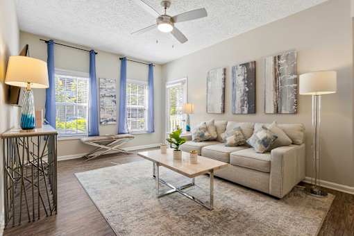 Soaring 9- and 11-foot ceilings - Evergreen Lenox Park