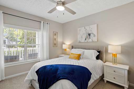 Lighted ceiling fans in living and main bedrooms - Evergreen Lenox Park