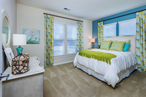 Windward Long Point Apartments - Spacious bedrooms