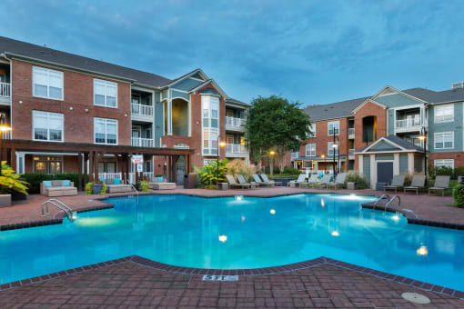 Belle Harbour Apartments resort-style pool