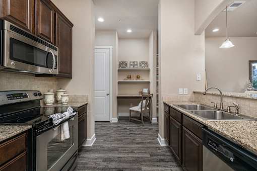 Stainless steel appliances - Monterra Las Colinas Apartments