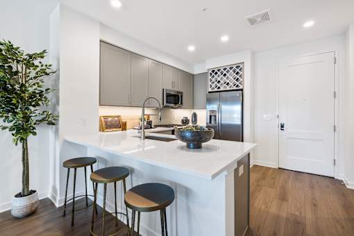 Quartz countertops - Stonehill at West Orange