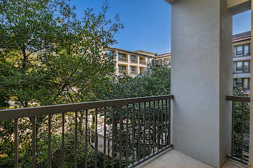 Private balconies and patios - Monterra Las Colinas Apartments