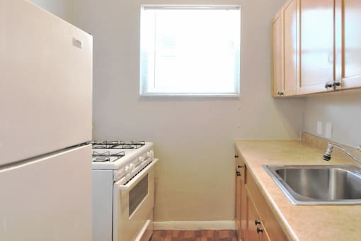 Helios Apartments Miami Beach kitchen