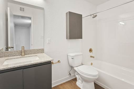 Full Bathroom at The Hamptons Apartments, Mesa, Arizona
