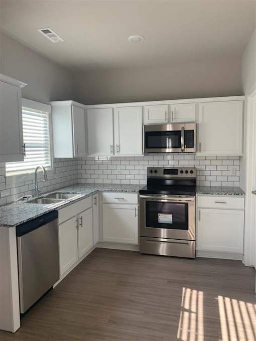 Stainless Steel Appliances Townhomes