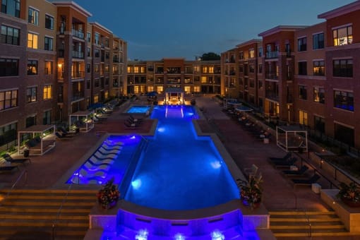 Pool at 44 Washington, Kansas City, 64111
