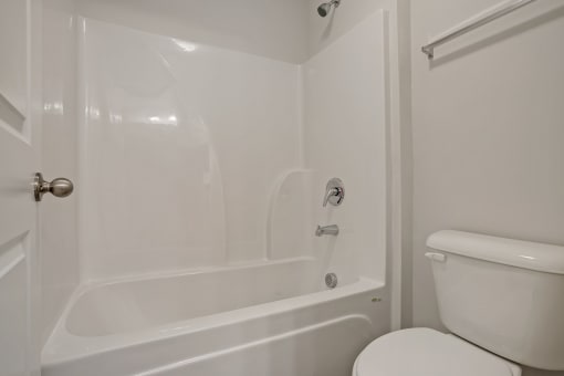 Gentry layout, secondary bathroom