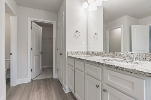 Gentry layout, primary bathroom