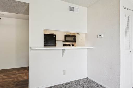 Kitchen Bar at Abbey Glenn Apartments, Waco