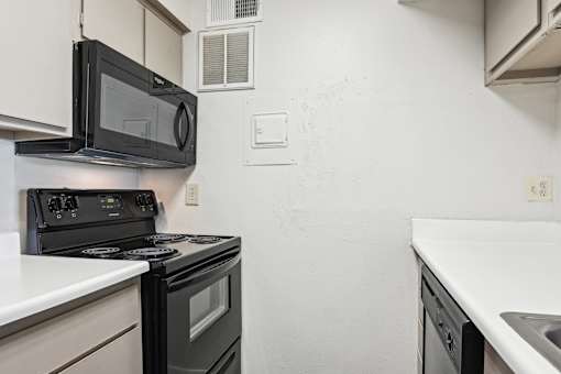 Kitchen View at Abbey Glenn Apartments, Waco, TX