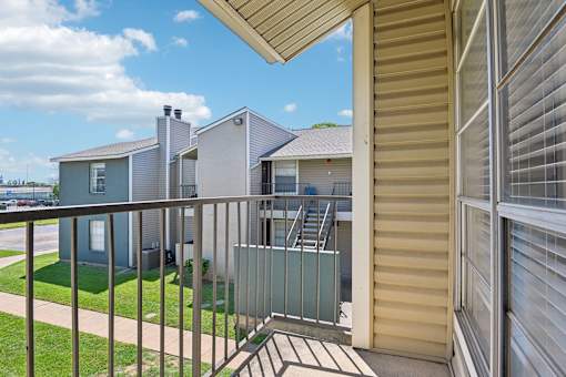 Porch at Abbey Glenn Apartments, Waco, 76706