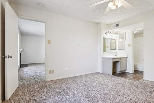 Vacant Living Area at Abbey Glenn Apartments, Waco
