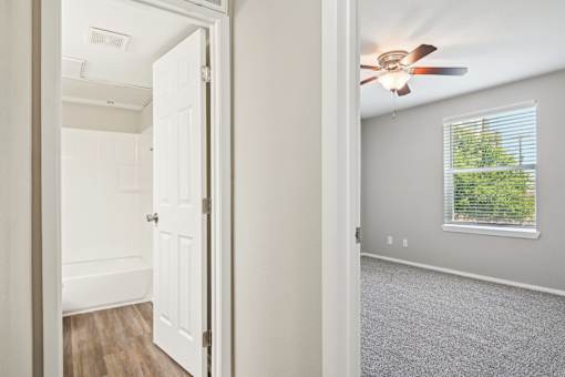 Hallway View to Main Room at Abbey Glenn Apartments, Waco, 76706