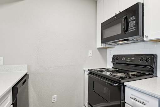 Stove at Abbey Glenn Apartments, Waco
