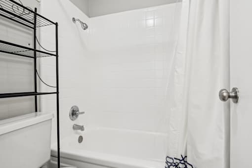 Shared Bathroom at Abbey Glenn Apartments, Waco, Texas