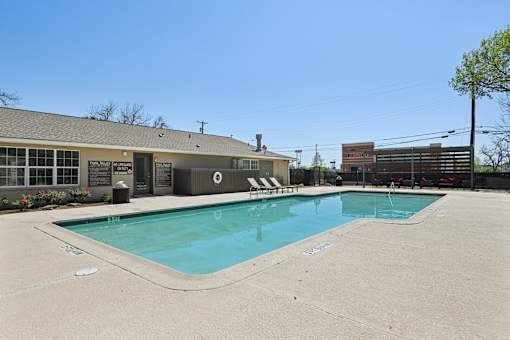 Relaxing Pool at Abbey Glenn Apartments, Waco, TX
