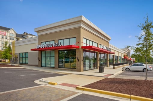 Nearby Restaurant at Allure Apollo, Maryland