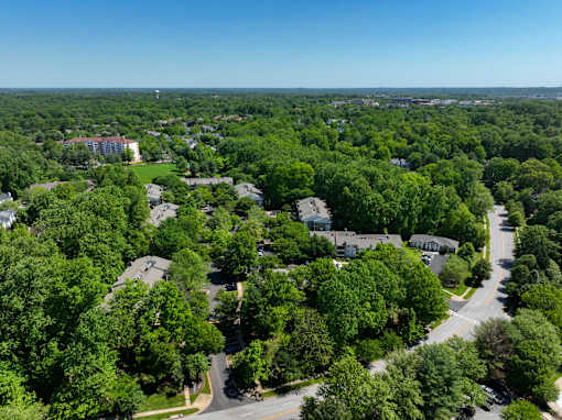 A bird's eye view at Poplar Glen Apartments, Columbia.