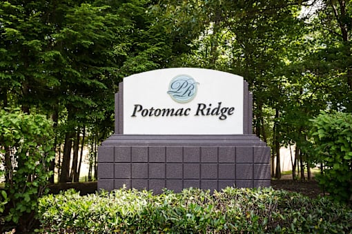 Business Signage at Potomac Ridge Apartments, Woodbridge, Virginia