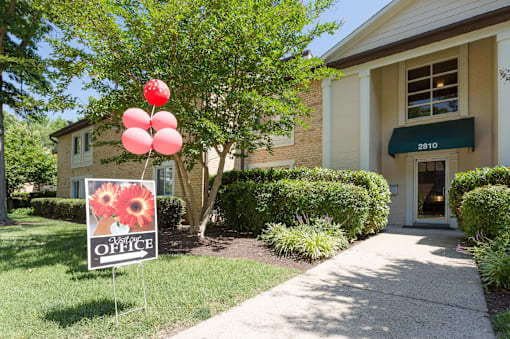 Sign for an office at Potomac Ridge Apartments, Woodbridge, VA 22191