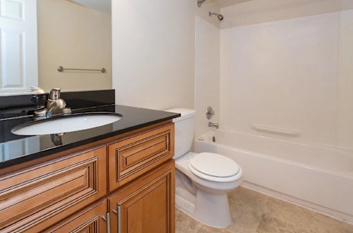 Primary Bathroom at Potomac Ridge Apartments, Woodbridge, VA 22191