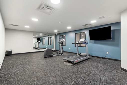 the gym at the preserve apartments