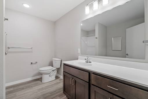 Balsam II Apartments bathroom