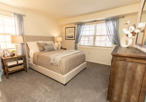 Bedroom with king size bed at Seminary Roundtop Apartments, Lutherville, MD