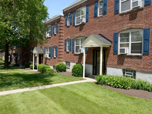 Beautiful Entrance at Loch Bend Apartments, Baltimore, MD, 21234
