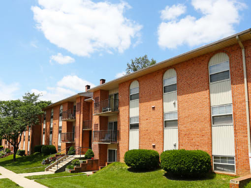 Exterior front view at Cub Hill Apartments, Baltimore