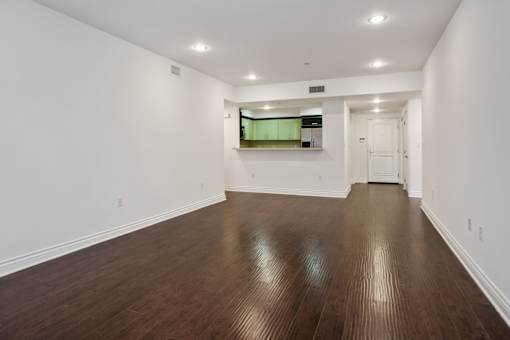 Open-Concept Dining and Kitchen Areas