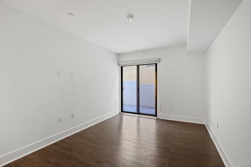 Large-Size Bedroom with Balcony