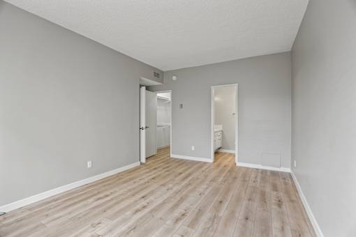 Bedroom with Bathroom