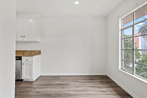 Kitchen and Dining Room with Large-Size Windows and Natural Light
