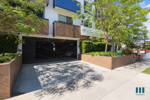 Resident Garage Entrance of Rosewood Heights