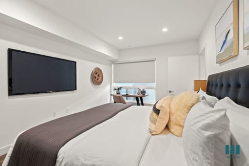 Bedroom with Recessed Lighting and Vinyl Flooring